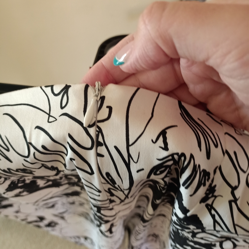 VINTAGE Me First! Floral Black and White Pencil Skirt Size 14 - Picture 6 of 7